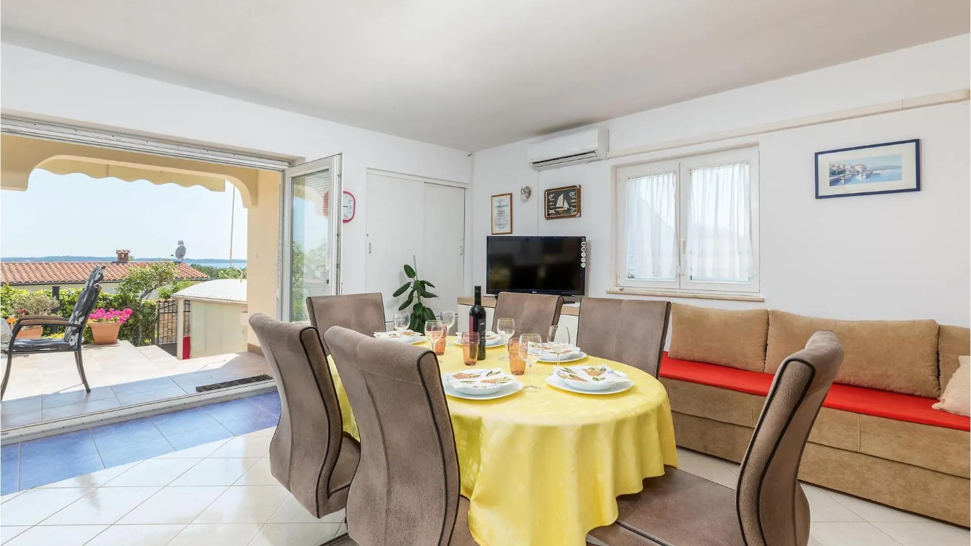 Gorgeous Home In Vodnjan With House Sea View بيت للعطل