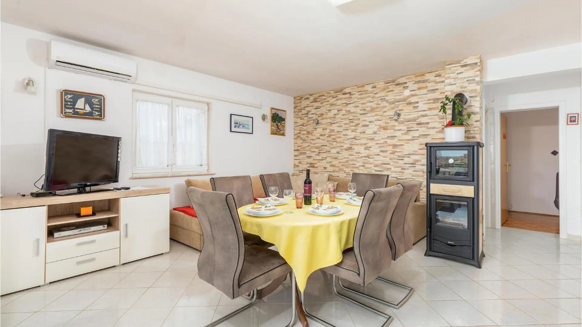 Gorgeous Home In Vodnjan With House Sea View